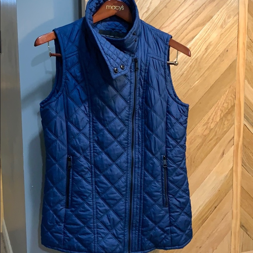 DONATED Puffer vest